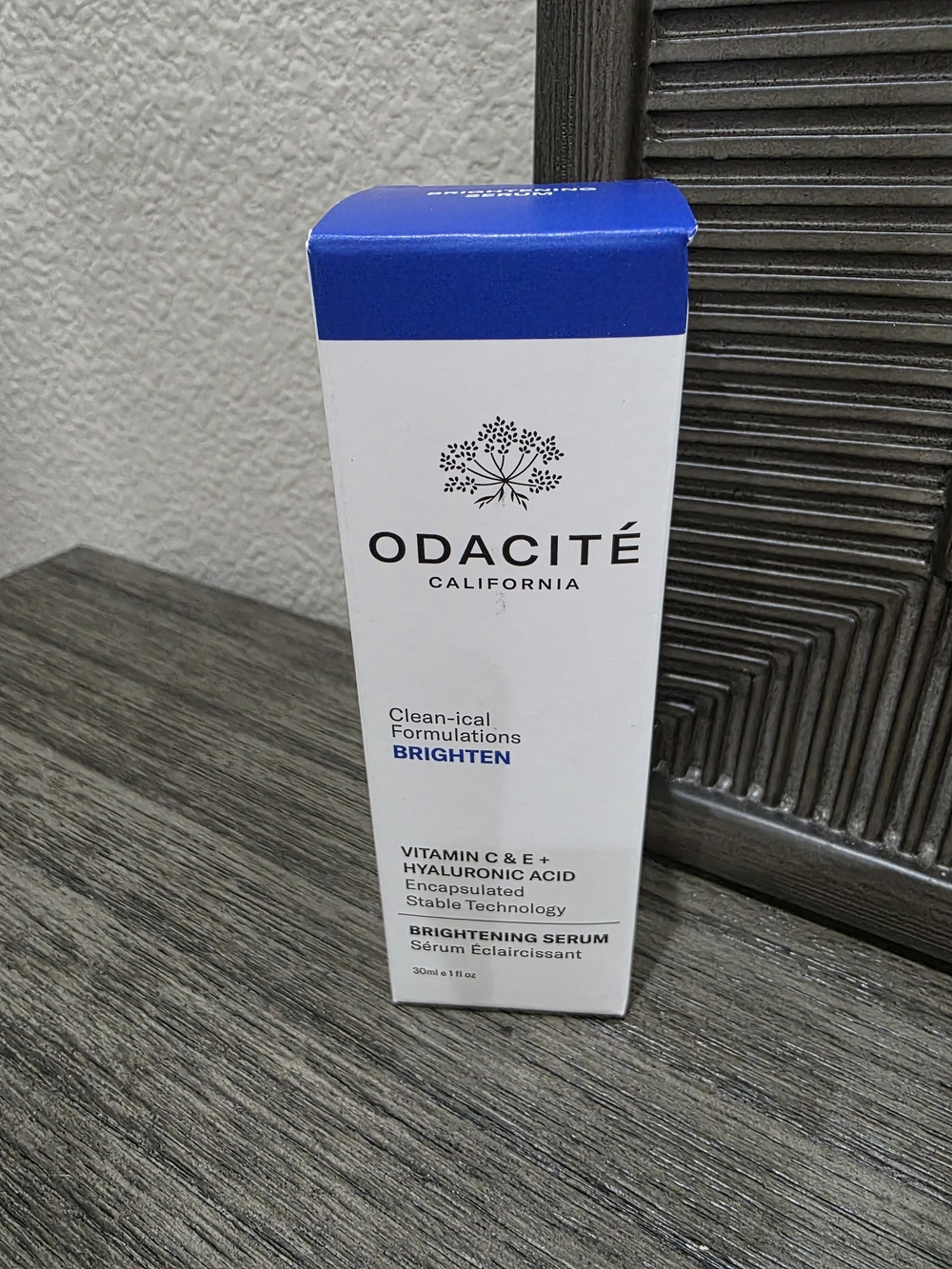 Odacite Brightening Serum - Blue/White